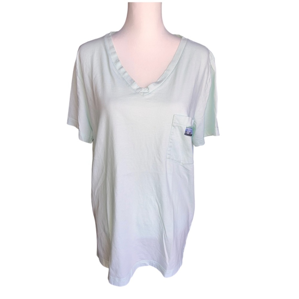 Pink Victoria Secret🦎 V Neck T-Shirt🌵